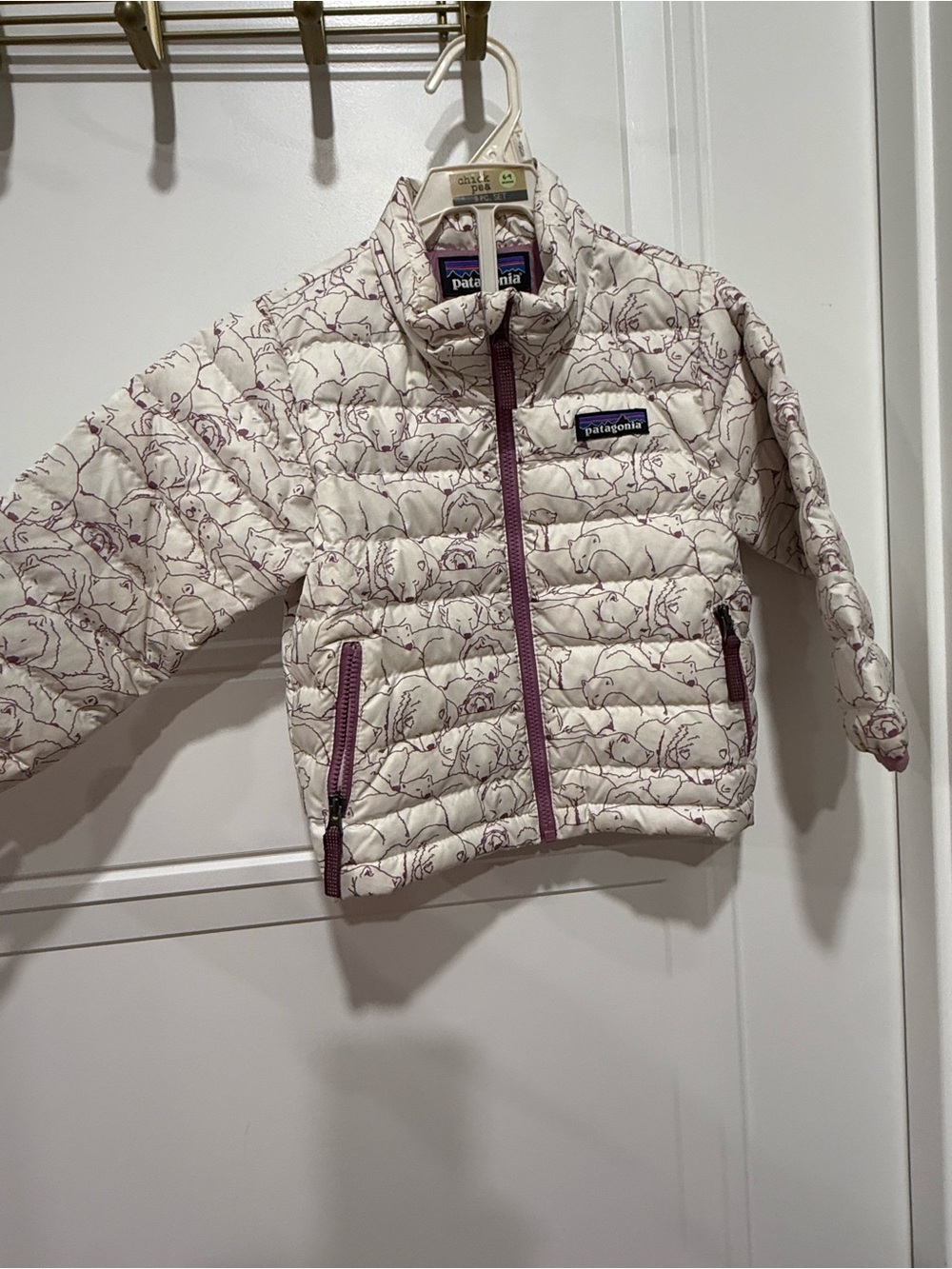Patagonia Kids Off-White Puffer Jacket with Purple Trim